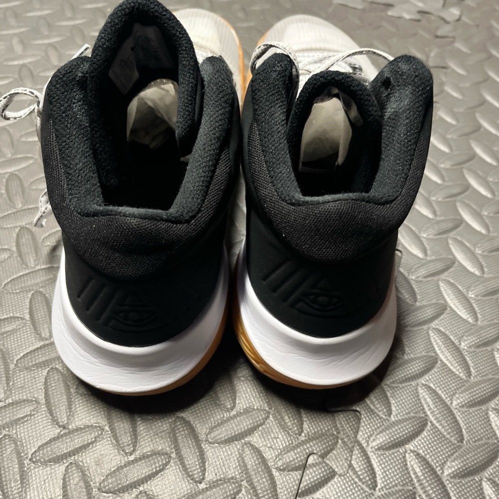 Nike Kyrie Flytrap 4 IV Black Cool Grey Mens Size 11.5 Basketball NEW CT1972-006 - Picture 7 of 9